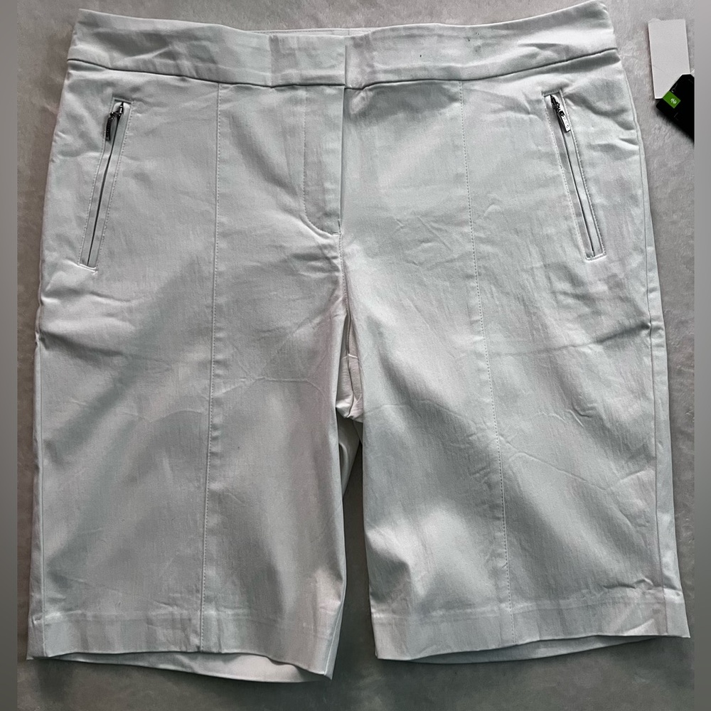 Izod Golf White Women’s Shorts, NWT, Size 12